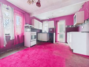 kitchen- click for photo gallery